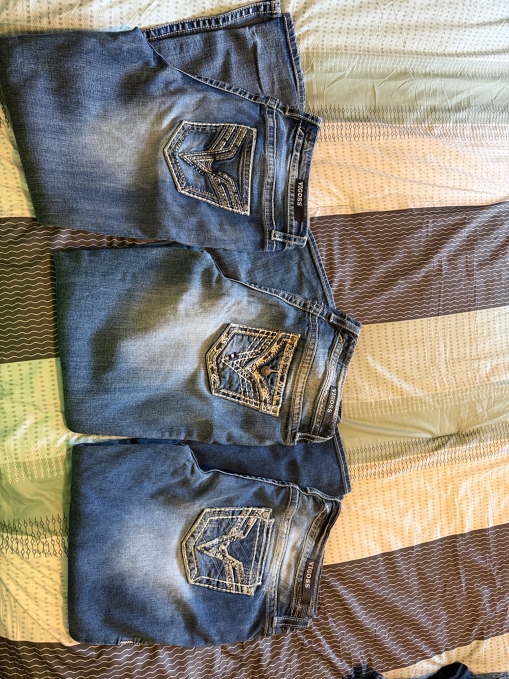 Vigoss Blue Washed Ankle-Length Women's Jeans with Embroidered Back Pockets